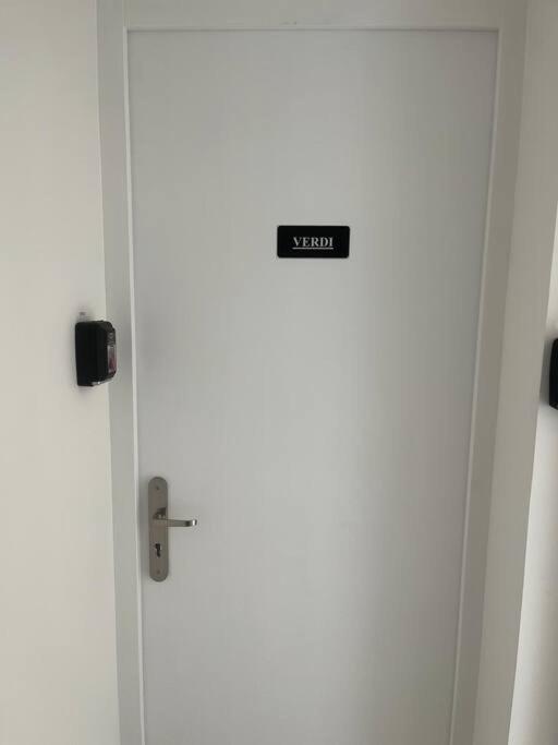 Verdi Studio Cosy Au Calme Parking Gratuit Chasse-sur-Rhône Kültér fotó